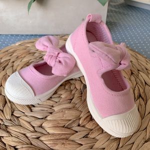 NWOT Chus Toddler Velcro Mary Jane Shoes